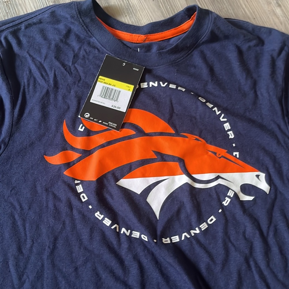 Nike NFL Broncos Tshirt - Picture 2 of 2
